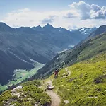 Ochsen 2 By Mountain فندق