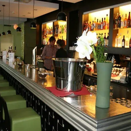 Hotell Ochsen 2 By Mountain