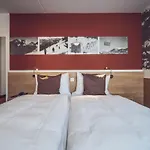 Hotel Ochsen 2 By Mountain 3*